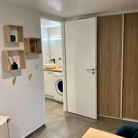 220 Le Appartement Pradons