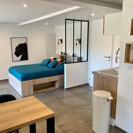 Appartement 220 Le *